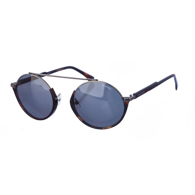 Gafas de sol Armand Basi con montura de acetato y metal.
 Color Plateado-habana marrón
 Forma redonda.
 Lentes de color Verde
 Patillas de acetato. 
Nombre de la marca grabado en la lente.
 100% Protección UV. 
 Incluye una funda de tela de protección.
Cristales antireflejo.
 Los colores reales del producto pueden variar ligeramente con respecto a los colores que muestra su monitor.
 
 Medidas  Ancho lente: 52 mm. Puente: 21 mm. Patillas: 140 mm.
 
 Limpiar las gafas con agua y jabón (neutro).
 - No utilice paños sucios o abrasivos, que puedan alterar las características de los filtros.
 - Utilice solo accesorios y repuestos originales.