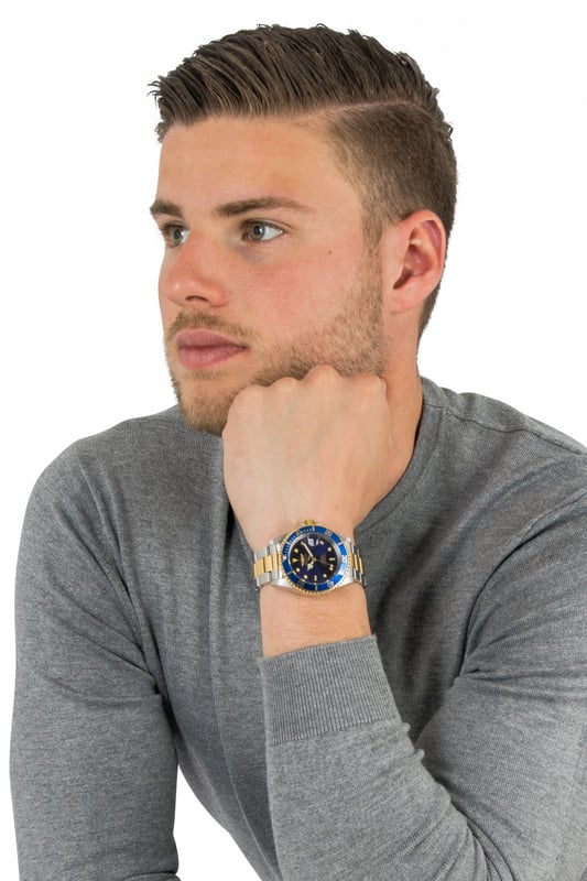 Das Invicta 8928OB hat ein 40 millimeter Edelstahl gehäuse mit einem blauen Zifferblatt.
Dieses Modell wird von einem präzisen  Automatikuhr angetrieben.
20 bar Wasserdichtigkeitszertifizierung.
Dieses Modell ist von der Invicta Pro Diver Kollektion.

2 Jahre Garantie.
