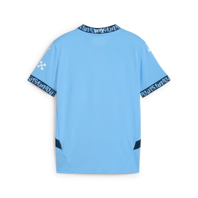 PRODUCT STORY: 0161 is more than an area code. You'll see it written on lampposts, printed on t-shirts, and tattooed on people. It's an accent, a swagger, a sense of what being Mancunian is all about even if you aren't Mancunian. This season, we thread 0161 through the trims of the 24/25 Home Kit and invite the world to wear it. From East Manchester to Istanbul, Northern Quarter to Norway, Moss Side to the other side of the world. If it's Sky Blue, it's 0161. That's Manchester Calling. FEATURES & BENEFITS: dryCELL: Performance technology designed to wick moisture from the body and keep you free of sweat during exercise. DETAILS: Regular fit; 170 gsm, Jacquard; Crew neck; Short sleeves; Official team branding; PUMA Youth: Recommended for older kids between 8 and 16 years.