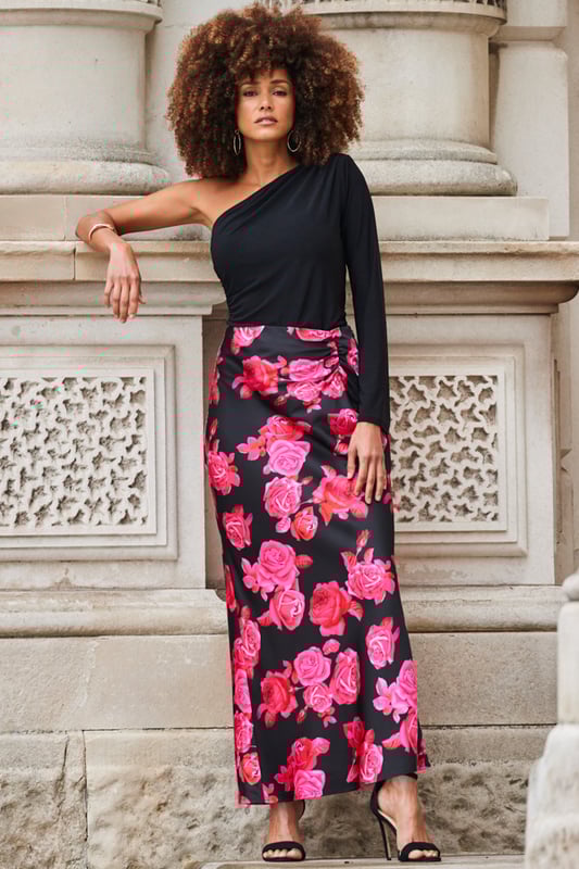Buy yourself flowers
Spun from the softest satin fabric
Ruched at the waist for the most flattering fit
Drapes softly over your curves
Style with a little black top or the matching shirt