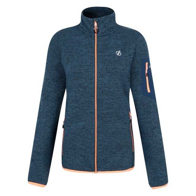 Gewebetechnik: isolierend. Recyceltes Polyester. Gewebe: Weiche Haptik. Design: Kontrast-Besatz, Logo, Unifarben. Durchgehender Reißverschluss. Passform: Anliegende Passform. Taschenart: Zwei Seitentaschen, Eine Tasche am Ärmel, Reißverschluss. Hoch geschnitten. Langärmlig. Bündchen: Mit Stretch. Saum: Mit Stretch. 32 DE: 76,2 cm. 34 DE: 81,28 cm. 36 DE: 86,36 cm. 38 DE: 90,17 cm. 40 DE: 96,52 cm. 46 DE: 112 cm. 44 DE: 107 cm. 42 DE: 102 cm.