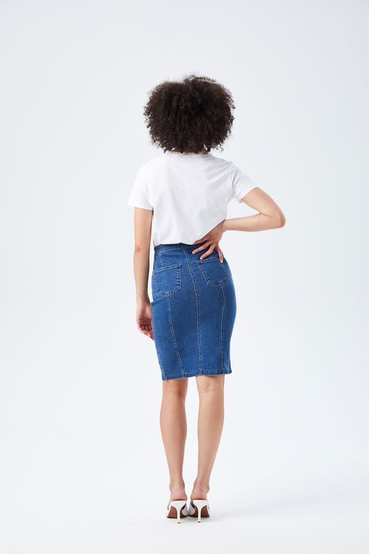 Get ready for summer with our Daniella Pencil skirts. Perfect for a city break or dressed up for a night in town.The high waist and side pockets makes the fit comfortable and practical yet stylish at the same time.Pair with our new in tops for the perfect spring/summer look.
