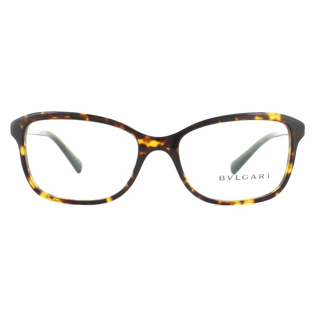 Die Bvlgari Brillenfassungen BV4191B 504 Havana Women sind ein atemberaubendes rechteckiges Modell mit dem Bvlgari-Blumenmuster auf den Scharnieren. Das Bvlgari-Logo ist in die Bügel eingraviert und die Kunststofffront sorgt für leichten Tragekomfort.