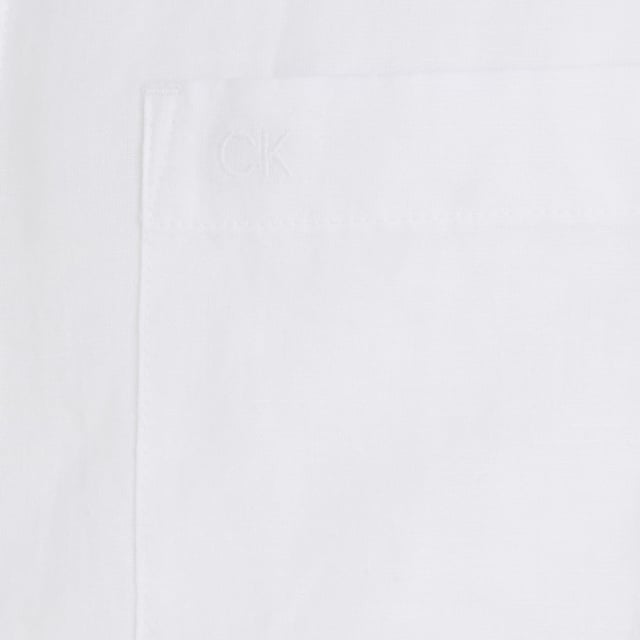 Mens Calvin Klein Regular-Fit Linen Cotton Shirt in white.- Pointed collar.- Long sleeves.- Concealed button fastening.- Chest pocket.- Relaxed fit.- Ref: K10K108664YAF