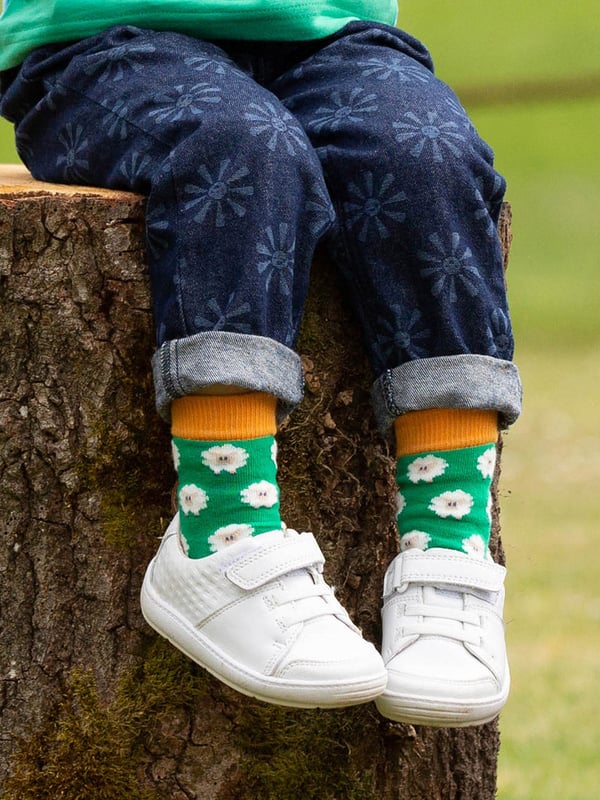 90% organic cotton 8% polyamide 2% elastane |  Proud to be certified by Control Union to the Global Organic Textile Standard (GOTS) |  Peacock green with cream sheep and navy blue with rainbow snail designs |  Two pack |  Made in Turkey |  Machine washable at 40 degrees, or at 30 degrees to be kinder to the planet