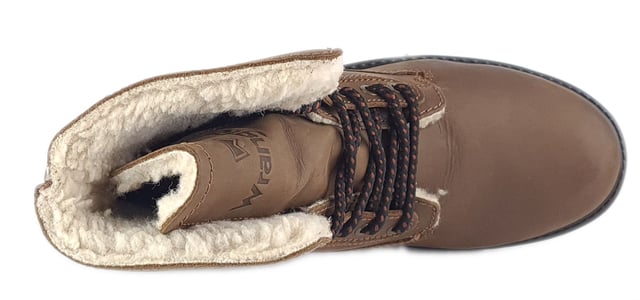 Chilly and frosty weather is not a problem in these Aviator mens tan leather lace up boots from Wrangler. Crafted with a leather upper, they feature a lace up fastening, stitch design and woolly inside lining for added warmth on a cleated grip sole. Pair with a parka to rock your look!