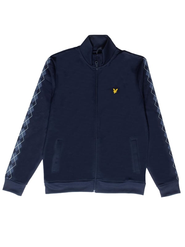 Lyle & Scott abraza su herencia escocesa con estilo con un moderno diseño de diamantes Argyle tonal retro en la manga de esta chaqueta deportiva indie clásica de los años 70. Top deportivo retro con cremallera, cuello alzado, ribetes acanalados y acabado con un estilo impecable con el icónico emblema del águila real de Lyle & Scott en el pecho. Chaqueta deportiva de punto tradicional para un look informal y moderno.