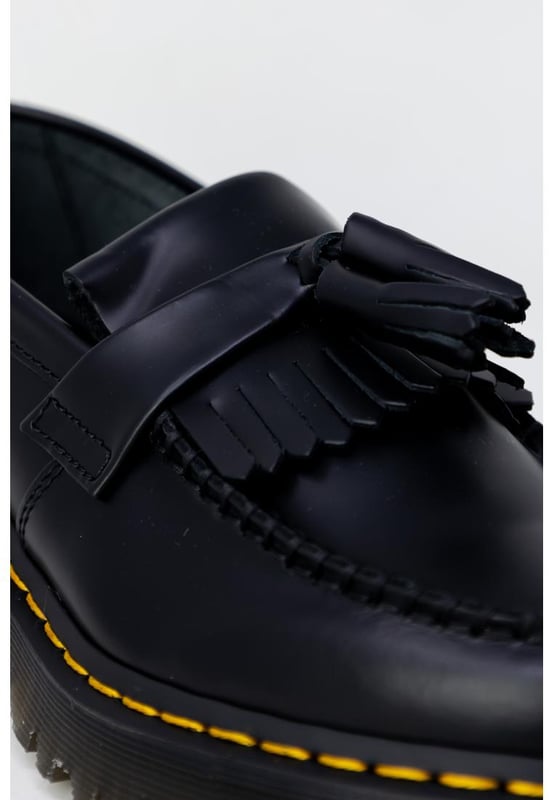 Brand: Dr. Martens
  Gender: Women
  Type: Slip on Shoes
  Season: Fall/Winter
  Color: Black
  Composition: 100% leather
Material: Leather