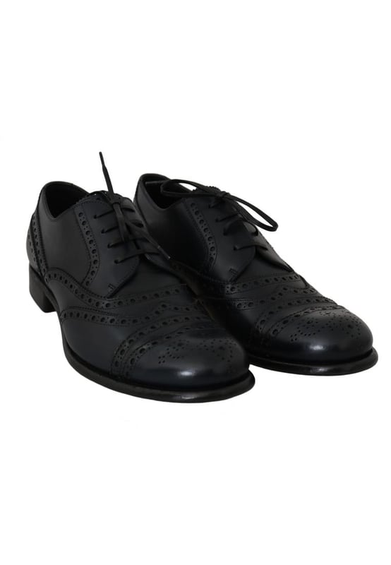 Zapatos De Vestir Oxford Con Punta De Ala De Cuero Marca: Dolce & Gabbana.
Modelo: Derby Taormina vestido formal con punta de ala.
Color: Azul.
Material: 100% Cuero.
Suela de cuero y goma.
Detalles del logotipo.
Hecho en Italia.