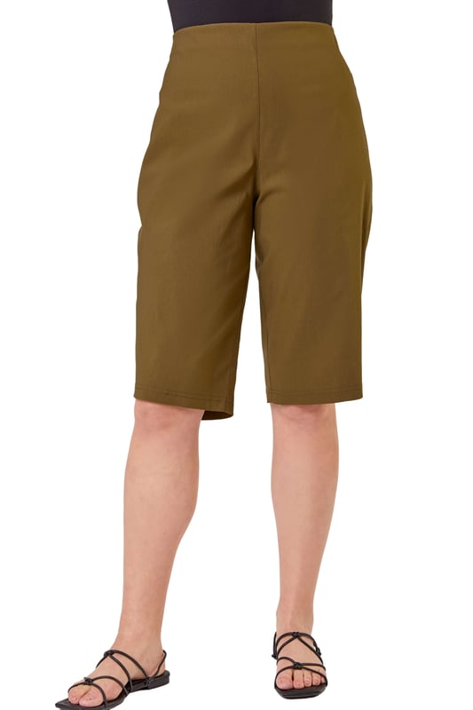 Knee length stretch shorts top
