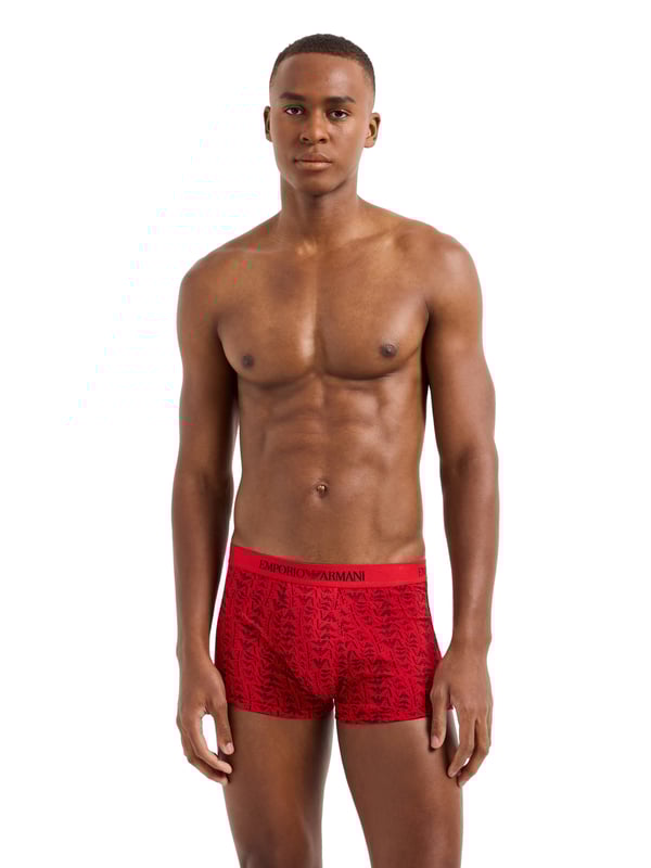 Einfarbige und gemusterte Boxershorts von Emporio Armani im 3er-Pack bieten höchsten Tragekomfort und stilvolles Design. Das Set enthält zwei einfarbige und eine Boxershorts mit Alloverprint. Diese körpernah geschnittenen Boxershorts verfügen über einen elastischen Bund mit dem markanten Label-Schriftzug. Der figurbetonte Schnitt sorgt für eine perfekte Passform und unterstreicht die moderne Ästhetik. Die hochwertige Verarbeitung garantiert Langlebigkeit und Komfort. Wir sind überzeugt, dass dieses Produkt Ihre Erwartungen übertreffen wird.