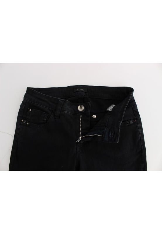 A estrenar con etiquetas.
  Diseno slim fit.
  Color: Negro.
  Material: 74% algodon 24% poliamida.
  Bragueta: cremallera y boton.
  Detalles del logotipo.