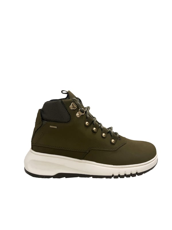 Atado con cordones
Hasta el tobillo
Con punta redonda
Con suela con logotipo
Con tecnología Amphibiox
Hechas con materiales de alta calidad
