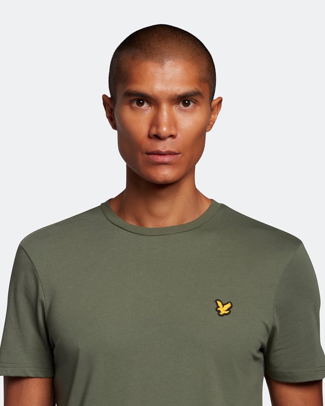 The Lyle &amp; Scott Martin short sleeve t-shirt is made from a durable, lightweight cotton-polyester blend, keeping up with any task, the regular-fit Martin will quickly become your favourite.
