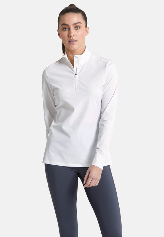 Stay comfortable and stylish with the Adaptive 1/2 Zip in Striker White. This versatile top's soft and lightweight fabric is perfect for any active endeavour, whether you're running errands or hitting the trails. The Striker White colour is bold and eye-catching, making you stand out from the crowd. An ideal choice for everyone.