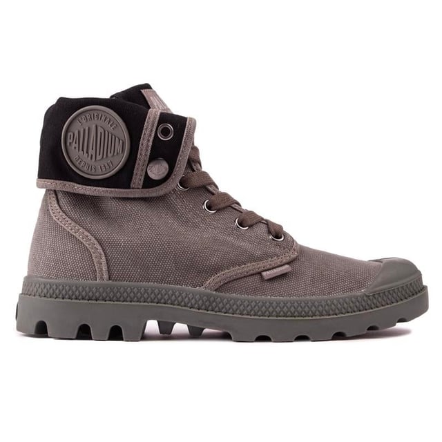 Discover The Palladium Baggy Shoe, A Perfect Blend Of Style And Functionality. Its Iconic Design With A Foldable Cuff Allows You To Effortlessly Switch From A Casual To A Bold Look. Crafted With Premium Materials, This Vegan Hi-top Canvas Sneaker Provides Optimal Comfort With Its Cushioned Insole And Breathable Textile Lining. Its Rubber Outsole Ensures Exceptional Grip On All Surfaces, Whether In The City, On A Gig Or In The Great Outdoors. Designed For Modern Adventurers Seeking A Unique Style And Superior Durability, The Palladium Baggy Kick Will Confidently Accompany You On Your Explorations.
