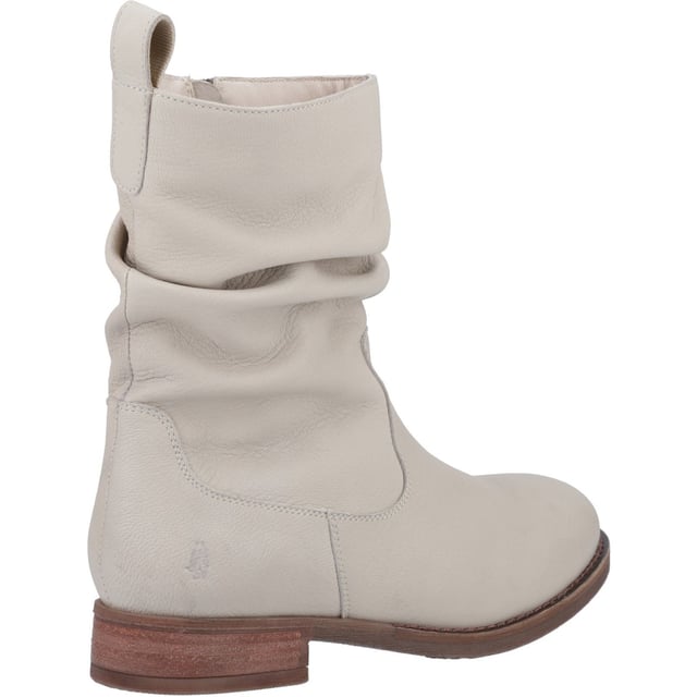 With it's ruched detailing and quality leather upper this boot is an amazing choice for the colder months, with it's warm fleece lining  and durable sole you'll stay comfortable and look great every day