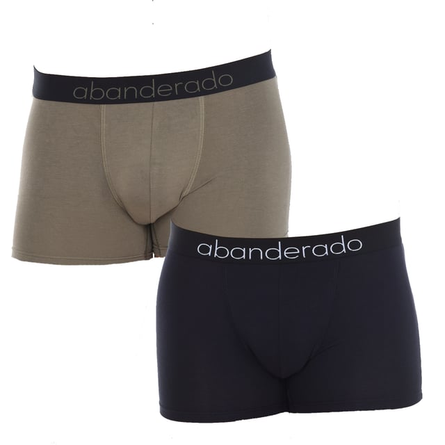 Bóxers Bambú Abanderado.
Color Negro-verde kaki
Cinturilla de goma elástica, con el nombre grabado.
Tejido transpirable y suave.
Frontal anatómico, con capacidad de sujetar sin apretar.
Costuras vistas a tono.

Composición:  93% Viscosa, 7% Elastano

Lavar a temperatura máx. 30º.
- No usar lejía.
- No usar secadora.
- No planchar.
- No lavar en seco.