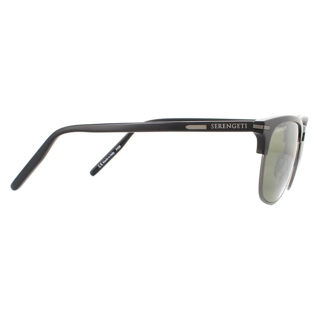 Serengeti Sonnenbrille Alray 8943 Shiny Dark Gunmetal Black Mineral Polarized 555nm Green ist ein klassischer Clubmaster-Stil, ausgestattet mit den ausgezeichneten photochromatischen Gläsern, für die Serengeti bekannt ist. Der Rahmen aus Acetat und Metall weist ein Muster an der Brücke und Metalleinsätze an den Seiten des Rahmens auf. Die ultraleichten mineralischen Gläser bieten die hervorragende spektrale Kontrolle und die photochromatische Technologie, die Serengeti von anderen abhebt.