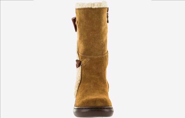 Treat your feet to the snug Slope boot. Lined with faux shearling and with inner zip opening.
- Suede upper
- Mid calf boot
- Winter
- Rounded
- Flat