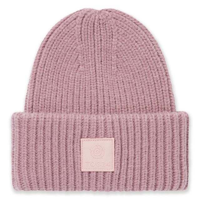 Woolly hats are a must when the weather turns chilly, and our Jendon unisex winter beanie ticks all the boxes with its cosy, knit design. Perfect for long walks with the dog, watching a weekend football match or just as an additional protective layer against the cold and wind, Jendon has a rib turn up to keep your ears extra warm. Jendon is finished off with a TOG24 woven label on the turn up. Classic beanie styling and versatile colour choices also make Jendon a great gift idea.