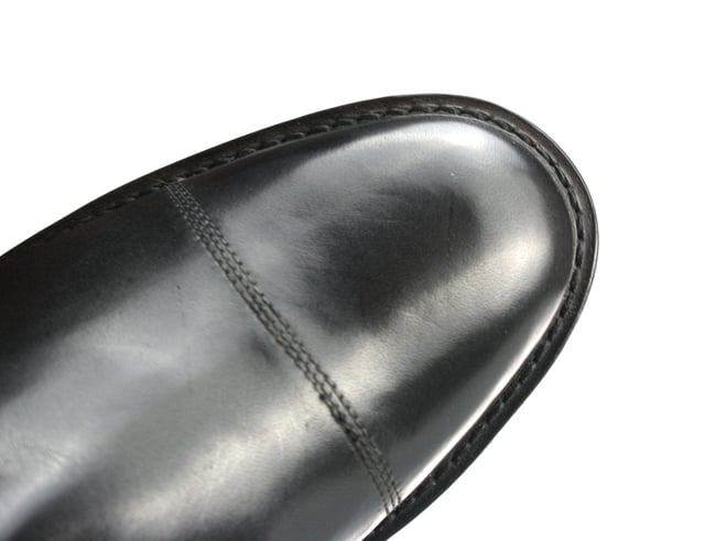 Benchgrade handmade footware. The Benchgrade brand was established in 1920 in London and strive to provide quality and hardwearing footwear.
Ideal for any formal or casual occasions, in tan brown or black with full leather lining and goodyear welted leather sole. This handmade harewood dealer also includes a leather heel with pvc insert for traction. Availble in size 7-12