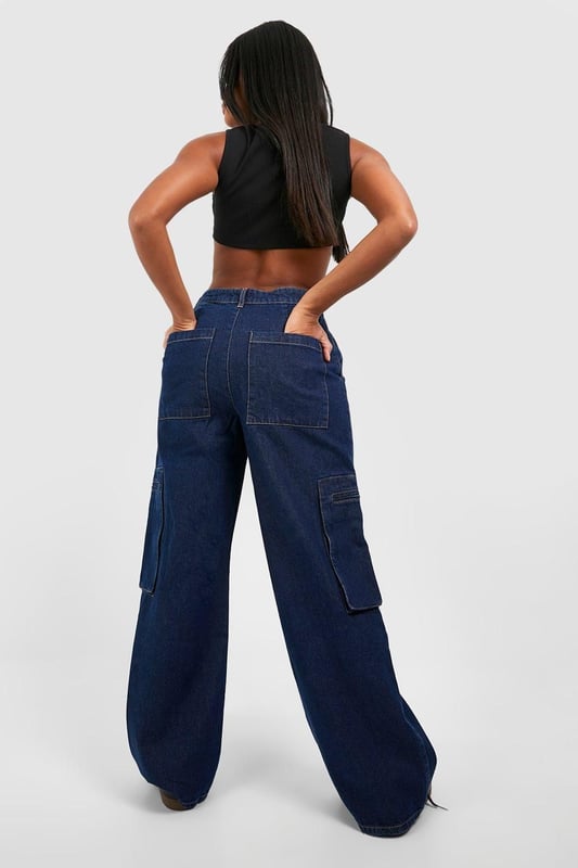 Contrast Topstitch Wide Leg Cargo Jeans Perfect for a new season update, the wide leg jean is your chance to make an effortless fashion statement when it comes to denim-led outfits. Anything but basic, our high waisted wide leg jeans are made from rigid denim, making them the perfect quality jean for day-to-day 'fits. Step out in retro-inspired wide jeans teamed with a basic white tee and oversized blazer for a look that brings vibes to all your plans. You in a wide leg... we can see it already.Style: Cargo JeanFabric: CottonModel's height: 168cm / 5'6"
