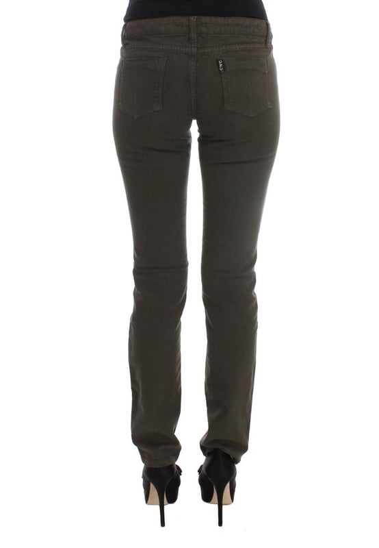 Vaqueros CoSTUME NATIONAL CNC Slim Fit.
  A estrenar con etiquetas.
  100% autentico.
  Diseno slim fit.
  Color: Verde.
  Material: 97% algodon 3% elastano.
  Bragueta: Cremallera y boton.
  Detalles del logotipo.