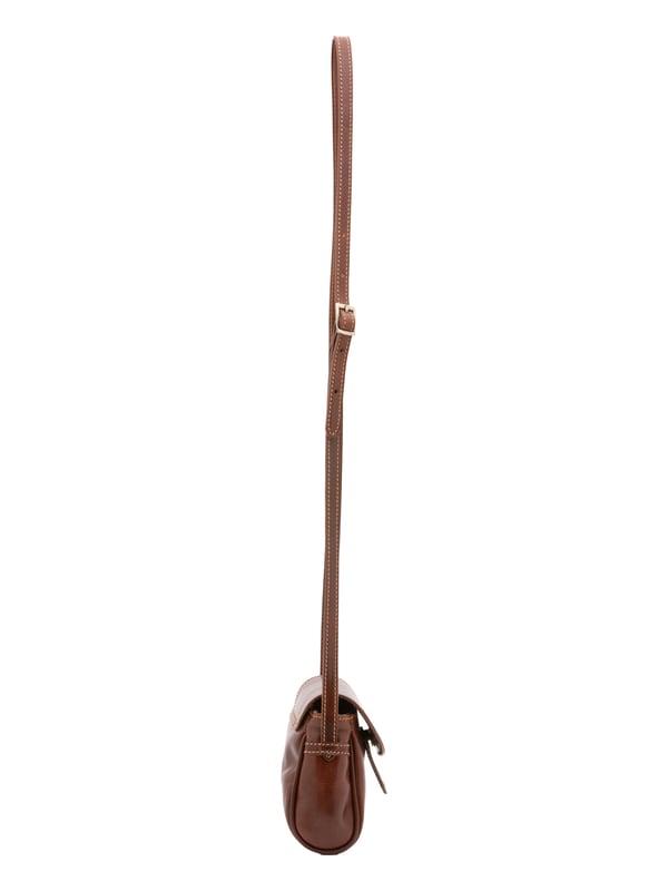 Damen-Umhängetasche mit Magnetverschluss. fehlende Innentaschen. fehlende Außentaschen. verstellbarer Schultergurt aus Leder. fehlender Griff. ein Innenfach.  Außenmaterial. Innen mit Baumwolle gefüttert. Maße: 14x18x7 cm. Hergestellt in Italien