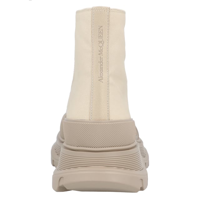 Tread Boots with beige canvas and brown rubber.
Composition : Canvas
Sole: Rubber
Color : Beige
Country of origin : ItalyMeasurments: