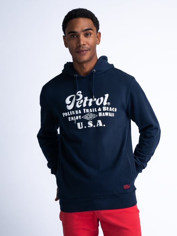 Hoodie mit im Brustbereich appliziertem Logo-Aufdruck. Dieser Hoodie hat eine Kapuze mit Tunnelzug und eine Beuteltasche. Du schwankst zwischen zwei Größen? Nimm die größere Größe! HoodieIm Brustbereich applizierter Logo-AufdruckKapuze mit TunnelzugBeuteltasche100 % BaumwolleDas Model ist 186 cm groß und trägt Größe L.