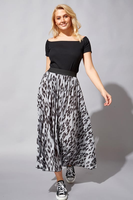 Leopard pleated maxi on sale skirt