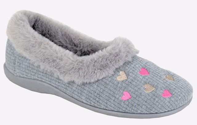 The Sleepers Daisy womens slippers are designed for ultimate comfort and coziness, perfect for wearing around the house. They are crafted with high-quality materials and a focus on comfort, making them an ideal choice for lounging or relaxing after a long day- Textile upper- Slip-on fit- Cushioned footbed- Durable rubber outsole- Sleepers branding