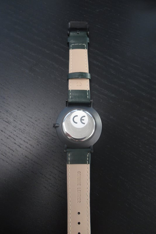 This Orphelia Fashion Forest Analogue Watch for Men is the perfect timepiece to wear or to gift. It's Black 41 mm Round case combined with the comfortable Green Leather watch band will ensure you enjoy this stunning timepiece without any compromise. Operated by a high quality Quartz movement and water resistant to 3 bars, your watch will keep ticking. CLASSY DESIGN: This Orphelia Fashion Analogue watch with a Miyota Japanese Quartz movement has a very comfortable Genuine Leather strap and it's also a great gift for family and friend. PREMIUM QUALITY: By using high-quality materials, Glass: Mineral Glass, Case material: Alloy, Bracelet material: Leather- Water resistant: 3 bars COMPACT SIZE: Case diameter: 41 mm, Height: 7 mm, Strap- Length: 21 cm, Width: 19 mm. Due to this practical handy size, the watch is absolutely for everyday use-Weight: 35 g