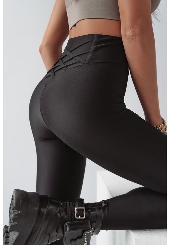 Flattering and comfortable high waist design
  Criss cross detailing for a stylish touch
  Suitable for workout sessions and casual wear
  Made from Quality materials for durability
  Tummy control feature for a more streamlined silhouette
  Perfect for women seeking style and functionality