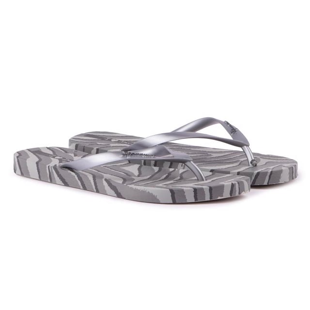 Summer, Here We Come. Looking Forward To That Summer, Sun And Fun Feeling, Then Get Your Ipanema Animal Camo Now. These Flip-flop Sandals Are A Classic Ipanema Staple With A Fabulous Animal Camo Footbed And Glamorous Shiny Grey Toe Posts. They Are Feminine And Chic And Are Great For The Beach, An Evening At The Pool Bar Or A Visit To The Spa.