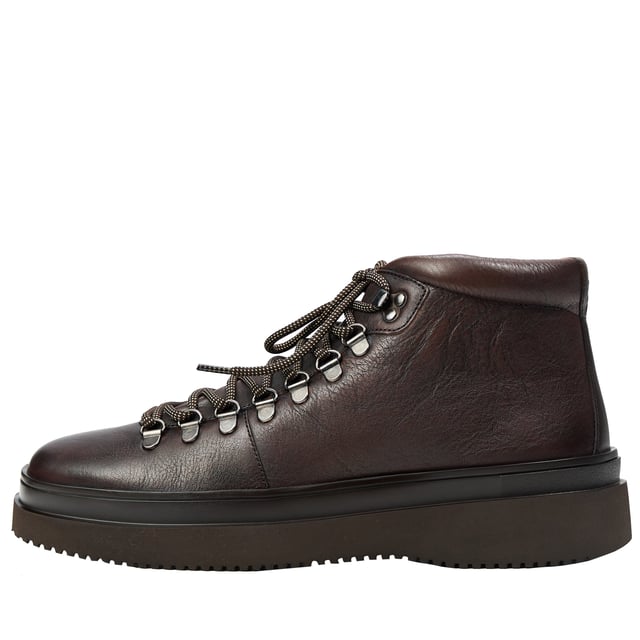 Erlebe Komfort und FunktionalitÃt neu definiert mit dem Wallace Wanderschuh in Schwarz. Der gepolsterte Schaftrand bietet maximalen Komfort und UnterstÃtzung, wÃhrend der spezielle Memoryfoam sich perfekt an Deine FuÃŸform anpasst und so fÃr ein individuelles TragegefÃhl sorgt. Die Schuhe sind ausgestattet mit EVA Sohlen, die hervorragende StoÃŸdÃmpfung und Haltbarkeit gewÃhrleisten und gleichzeitig super leicht sind.