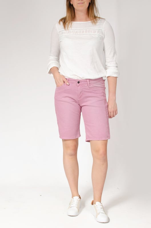 Zip & Button fastening with an elastane cotton blend for a super comfy stretch fit Pair with a tee for a relaxed look, or a polo shirt for a smarter outfit. Fit: Classic, Sizing: As expected
