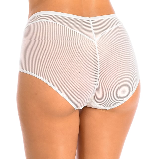 Invisible panty Janira.
 High waist.
 White color
 Tonal elastic waistband.
 It has a very soft and ultra-fine touch, it is enveloping and silky, almost impalpable, to achieve the desired effect, very comfortable. Pick up and hold well.

 Composition: 81% Polyamide, 19% Elastane.

 Wash at a maximum temperature of 30º.
 - Do not bleach.
 - Do not use dryer.
 - Do not iron.
 - Do not dry clean.
 Composition: 81% Polyamide, 19% Elastane.
 Care:
Wash at a maximum temperature of 30º.
 - Do not use bleach.
 - Do not use dryer.
 - Do not iron.
 - Do not dry clean.