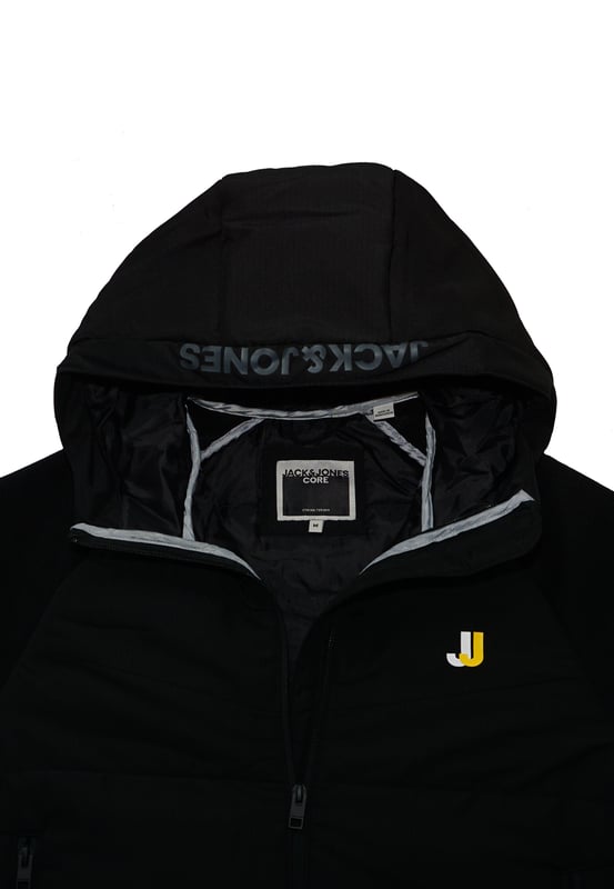 Veste matelassée sportive avec capuche, poches latérales zippées et logo imprimé en coupe régulière.