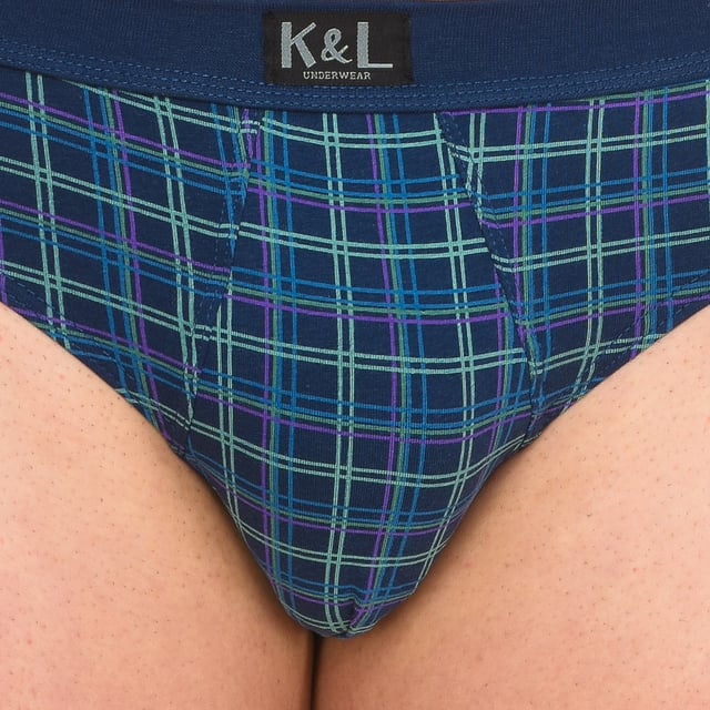 Pack-2 Slips Kisses&Love
 Elastic rubber waistband.
 Detail of the brand name on the waistband.
 Breathable fabric.
 Anatomical front with the ability to hold without squeezing.
 Seams seen in tone.
 Composition: 95% Cotton, 5% Elastane
 Care:
Care:
 - Wash at max temperature. 40º.
 - Do not use bleach.
 - Do not use dryer.
 - Do not iron.
 - Do not dry clean.