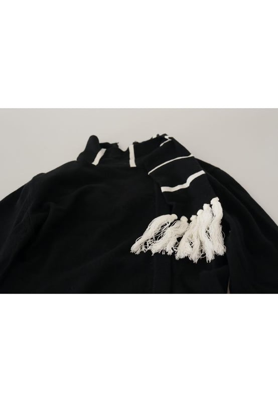 Brand new con etiquetas  
100% cachemira  
Diseño de cuello alto  
Color negro  
Detalles del logo  
Hecho en Italia  
Material: 100% Cachemira