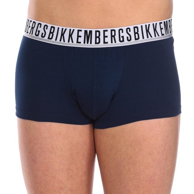 Essential boxer from Bikkembergs.
 Elastic rubber waistband, with the brand's name embroidered on the front.
 Comfortable and breathable fabric.
 Anatomical front, with the ability to hold without squeezing.
 Seams seen in tone.
 Composition: 95% Cotton, 5% Elastane
 Care:
Care:
 -Wash at max temperature. 40ºC.
 -Do not use bleach.
 -Supports dry cleaning.
 -Allows you to use a dryer.
 -Iron at max temperature. 130ºC.