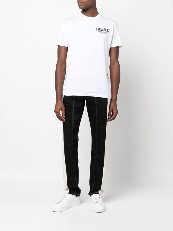 logo-print cotton T-shirt from DSQUARED2 featuring white, cotton, jersey knit, logo print at the chest, crew neck, short sleeves and straight hem.