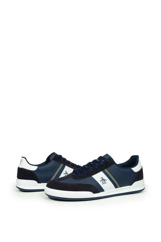 Step into comfort and style with the ‘Gaz’ trainers by Original Penguin. These classic sneakers are a blend of modern design and traditional craftsmanship, ensuring you make a statement wherever you go. The sleek exterior, accent stripes and the iconic penguin logo, offers a versatile look that pairs effortlessly with any outfit.