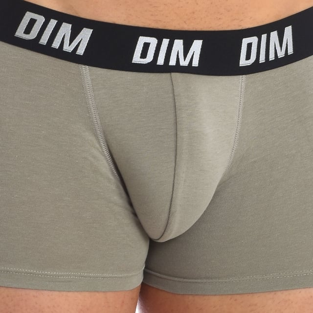 Pack de dos bóxers Sport Stretch.
Cinturilla de goma elástica.
Detalle del nombre de la marca bordado consecutivamente, en la cinturilla.
Tejido transpirable.
Frontal anatómico con capacidad de sujetar sin apretar.
Costuras vistas a tono.
 Composición: 96% Algodón, 4% Elastano
 Cuidados:
Lavar a temperatura máx. 40º.
No usar lejía.
No usar secadora.
No planchar.
No lavar en seco.