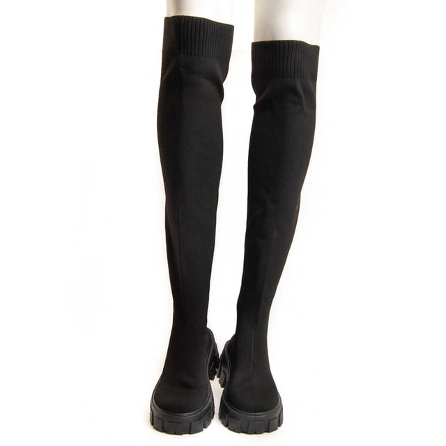 Plateaustiefel für Damen. Bequeme Passform. Hergestellt aus veganen Materialien. Hergestellt von anderen Marken für unsere Marke. Ungefähre Maße: 5 cm Absatz, 3 cm Plateau, 55 cm Schafthöhe und 12 cm Schaftbreite.