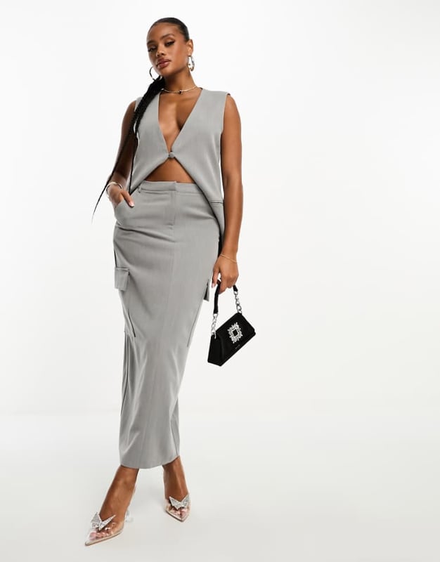 Skirts by Kaiia Part of a co-ord set Top sold separately High rise Pocket details Kick split Regular fitSold By: Asos