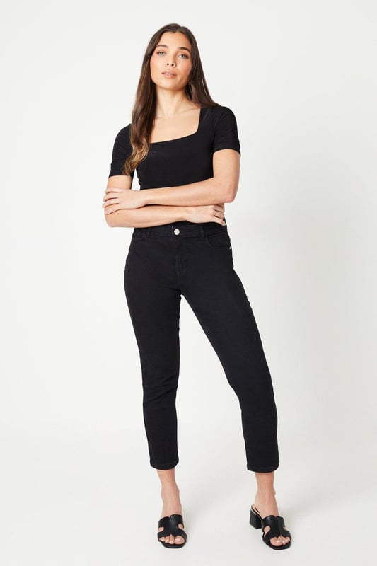 Destination denim. From classic straight leg and your favourite skinny's and jeggings to retro-inspired wide leg and tapered mom jeans, find your dream fit in our women's jeans collection. Whether you want to make a statement or looking to update your essentials, our edit of women's jeans has you covered for every mood and moment. Style: Petite Comfort Stretch Slim Jeans.  Ideal for: Daywear.  Fit: Slim.  Model wears size UK 10 and is 5' 3" tall.