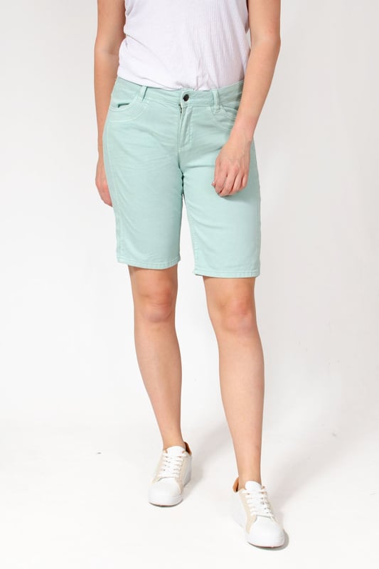 Zip & Button fastening with an elastane cotton blend for a super comfy stretch fit Pair with a tee for a relaxed look, or a polo shirt for a smarter outfit. Fit: Classic, Sizing: As expected